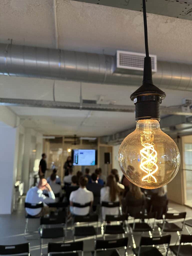 Tech startup statistics report 2022 - 42WorkSpace